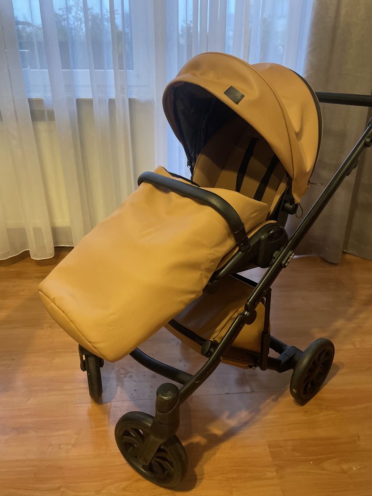 Wózek Anex e/type, gondola i spacerówka