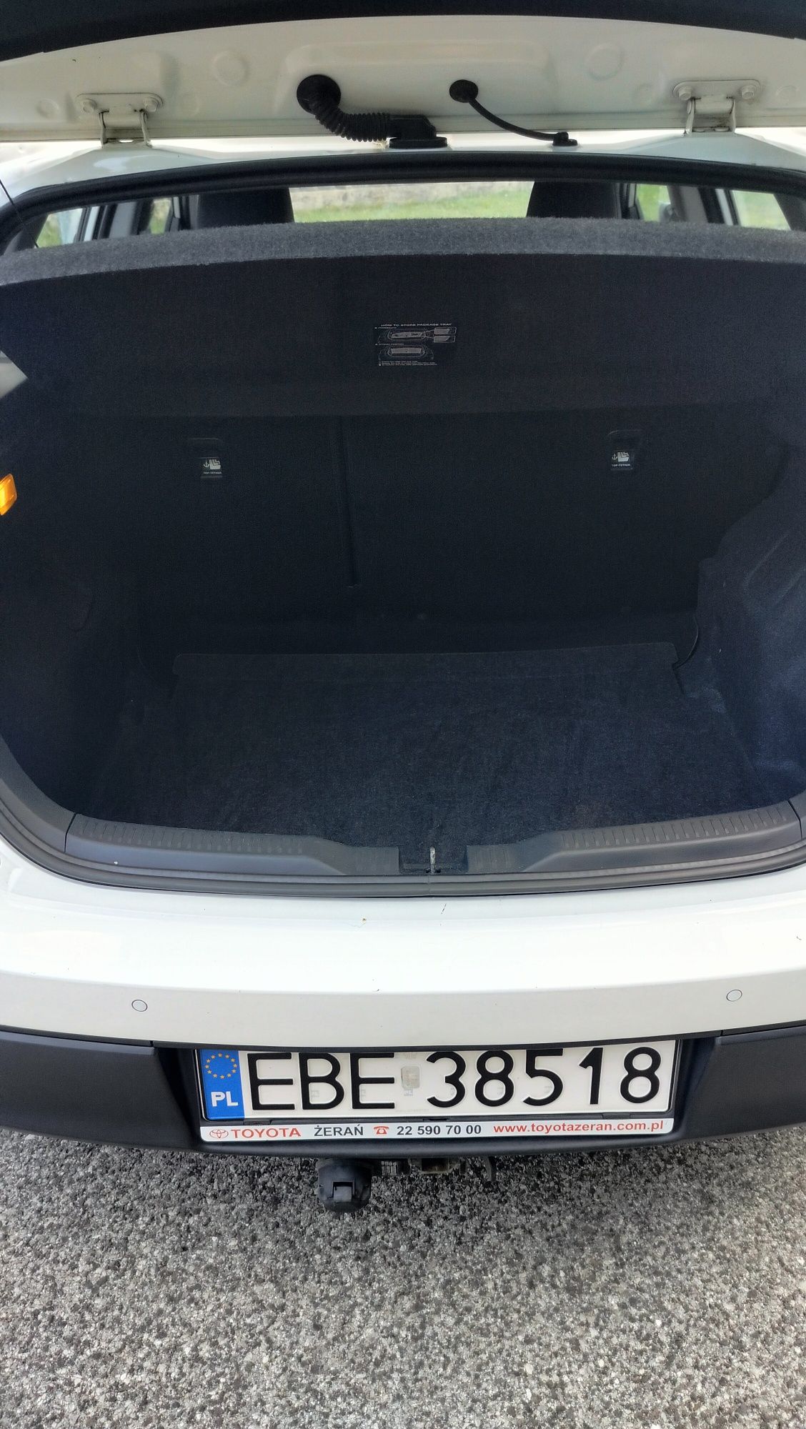 Toyota Auris, polski salon