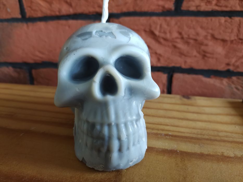 świeczka wolnostojąca duża czaszka