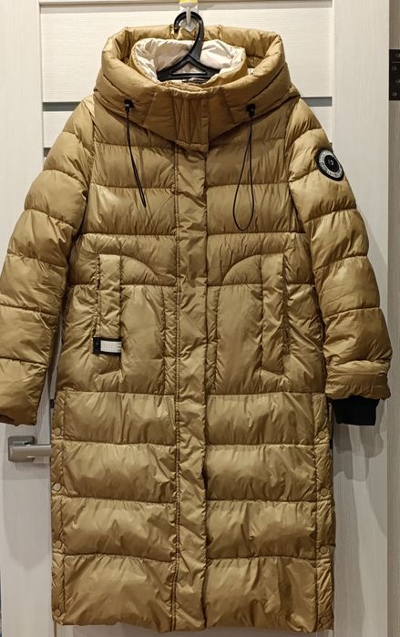 Зимовий пуховик жіночий