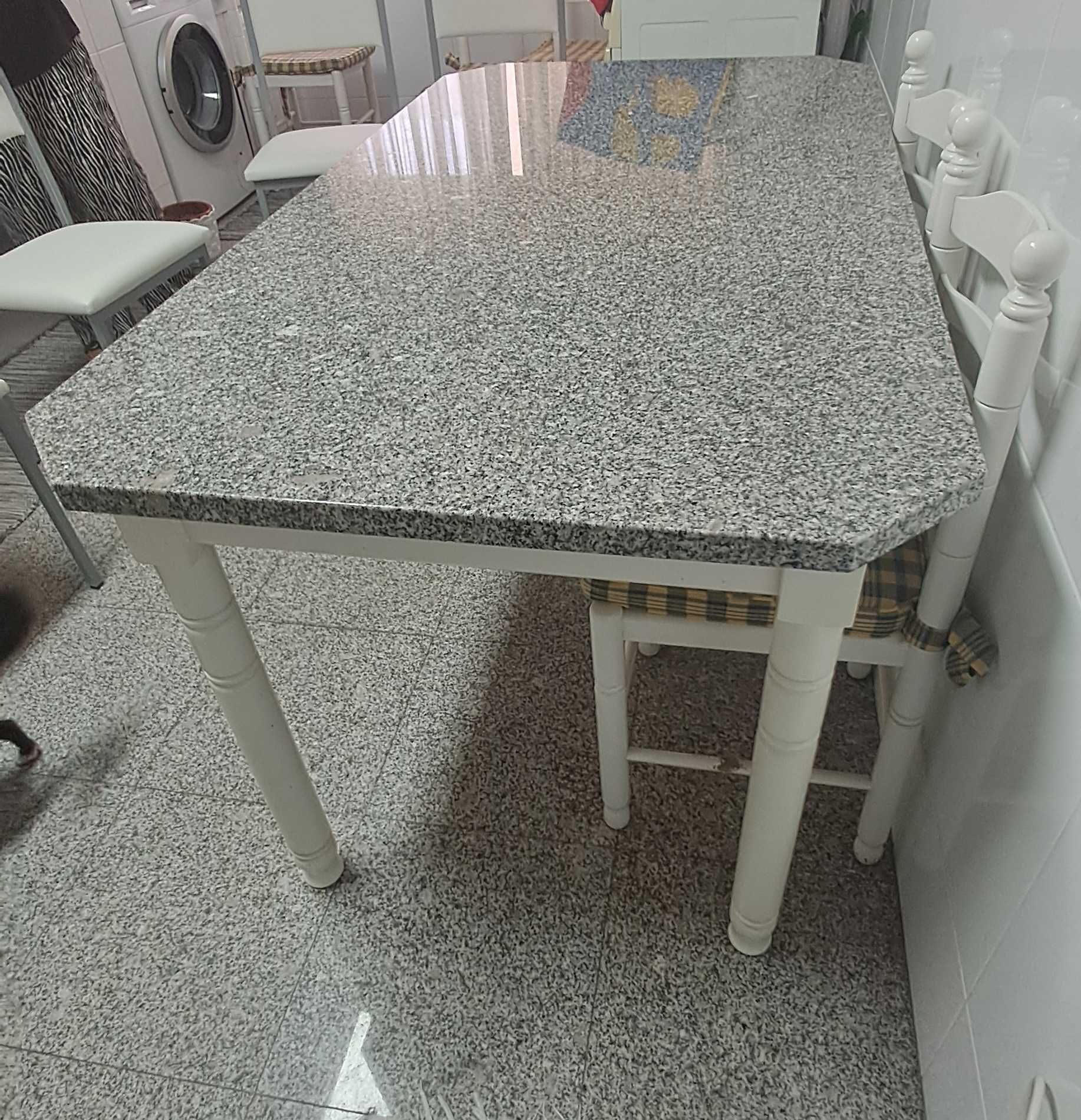 Mesa de cozinha  granito