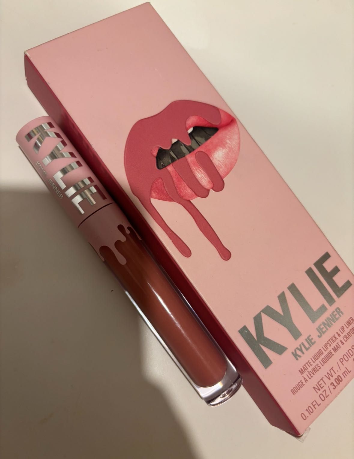 Szminka Kylie Jenner 808 Kylie Matte