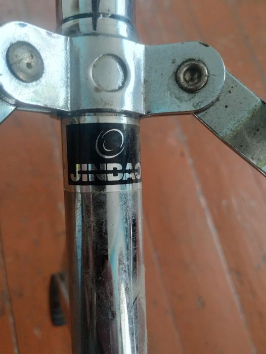 Стілець барабанщика нове