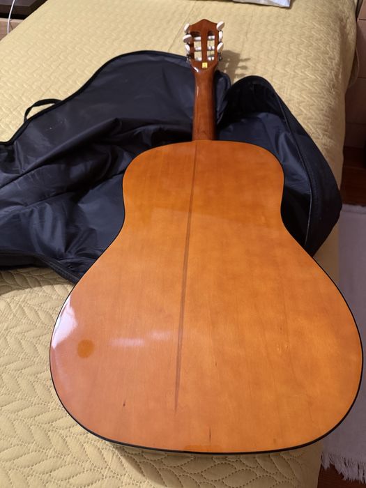 Guitarra semi usada (quase nova) com capa