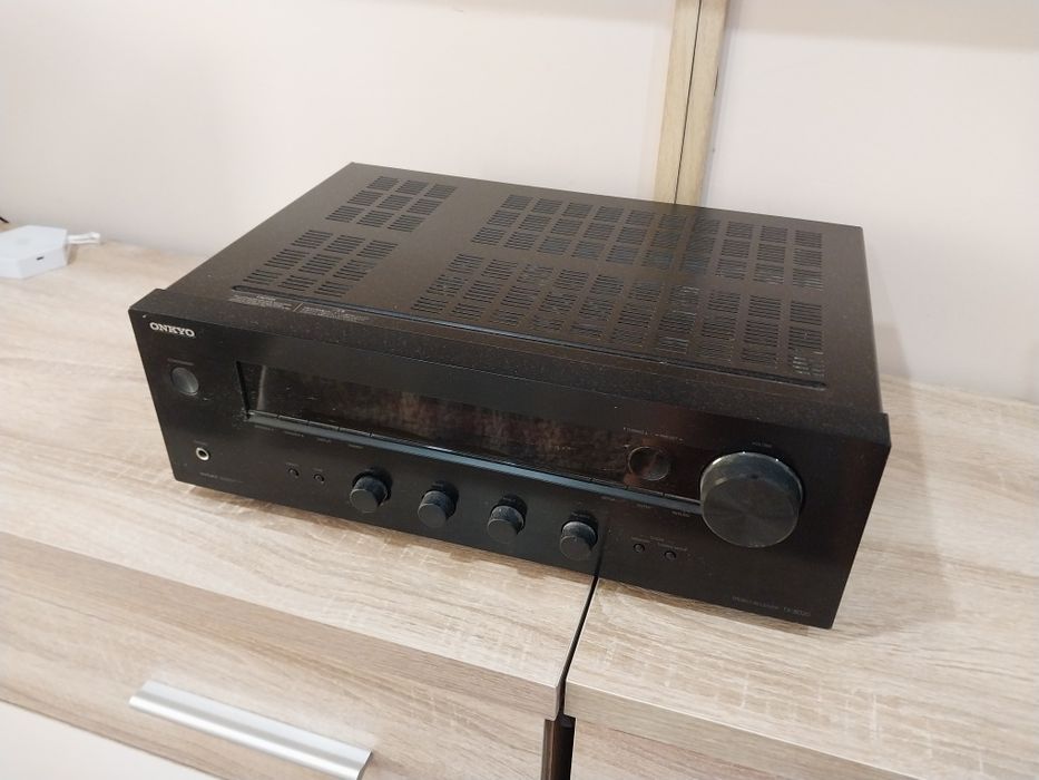 Продам Стерео-ресивер Onkyo TX-8020