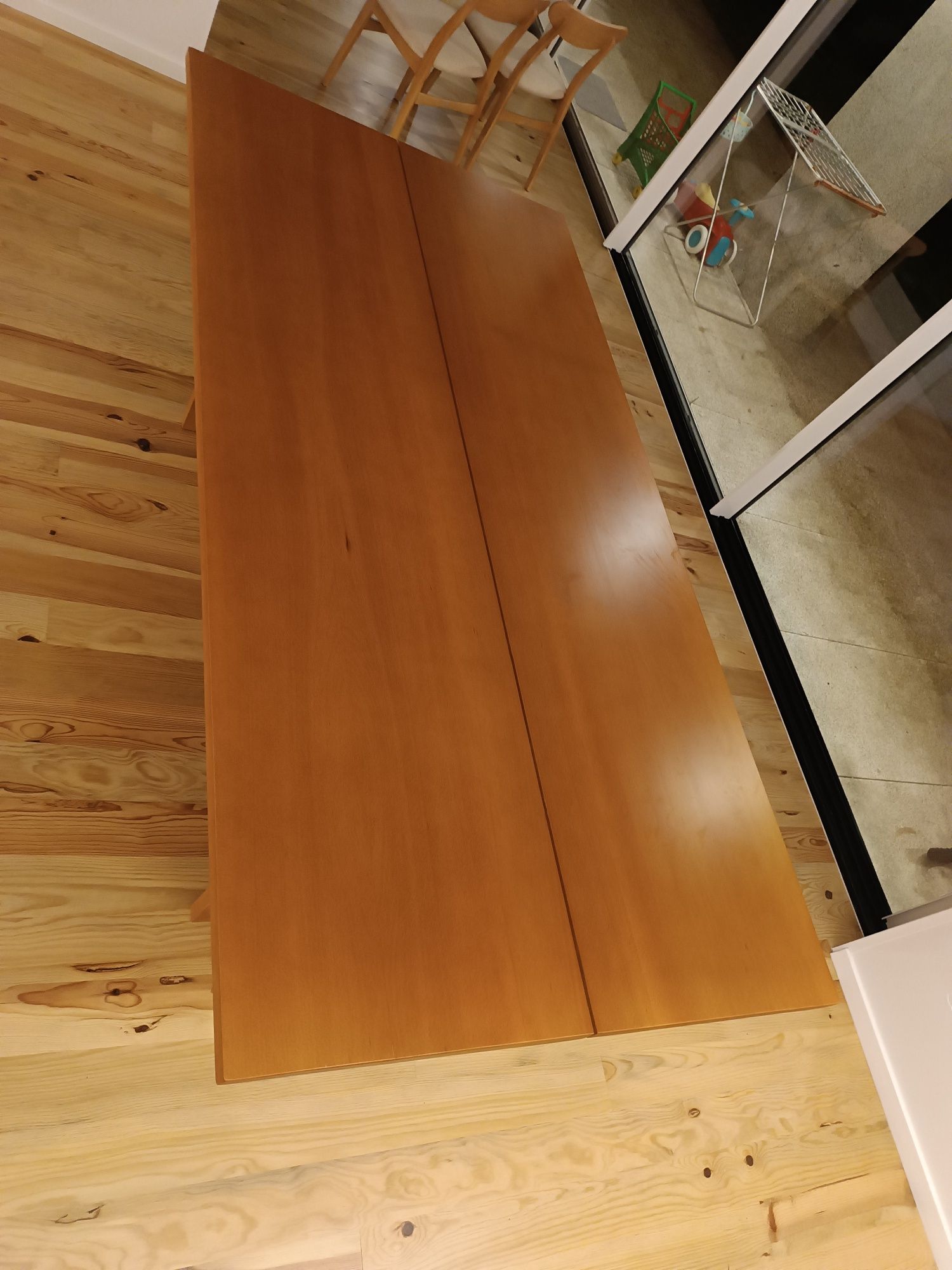 Mesa de jantar em madeira maciça 10 pessoas