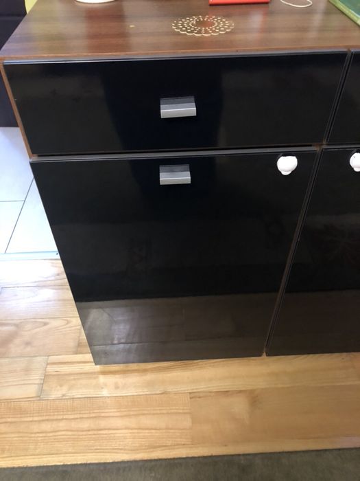 Komoda WAJNERT DOBLE czarne lakierowane fronty