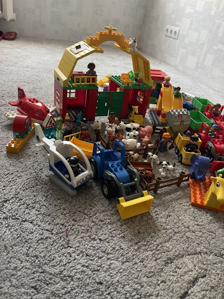 Lego ферма,джунглі,пожежна станція,кухня,дитяча площадка плюс деталі