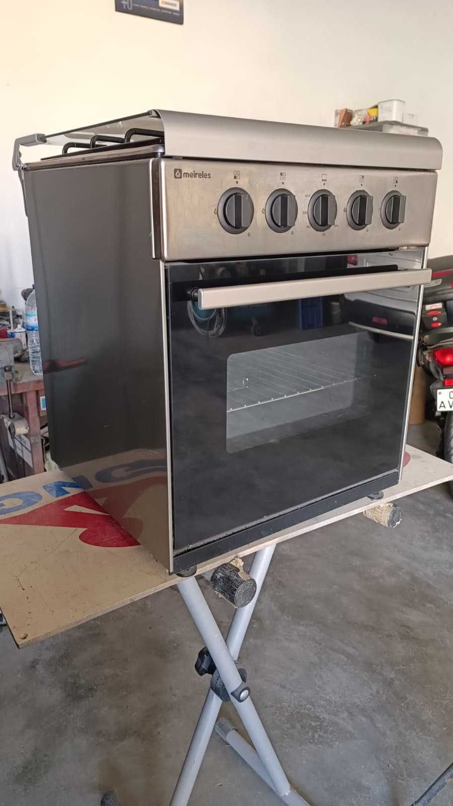 Fogão e forno Meireles