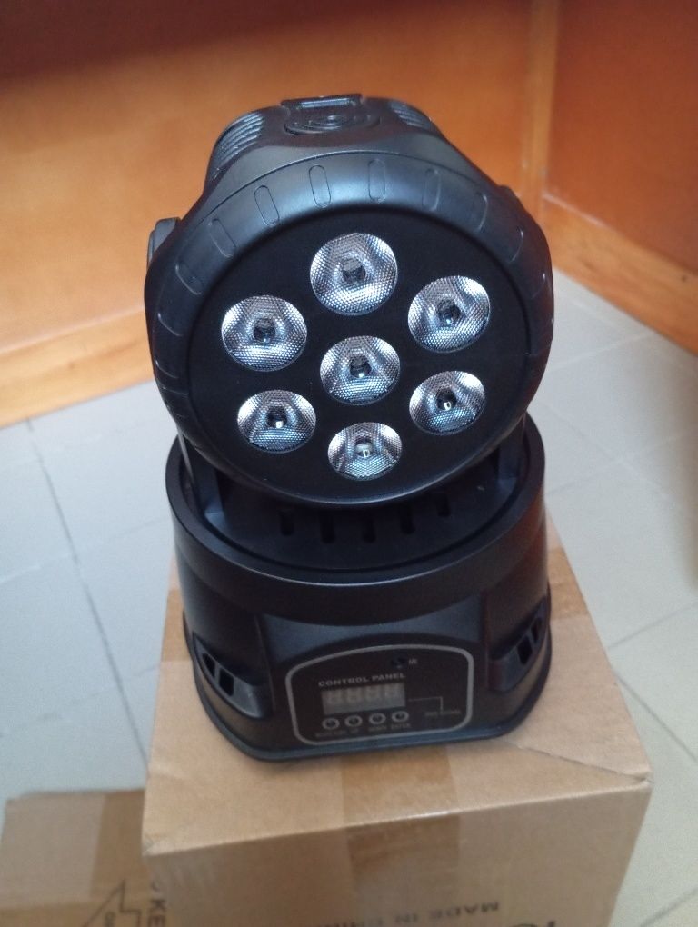 Moving head wahs