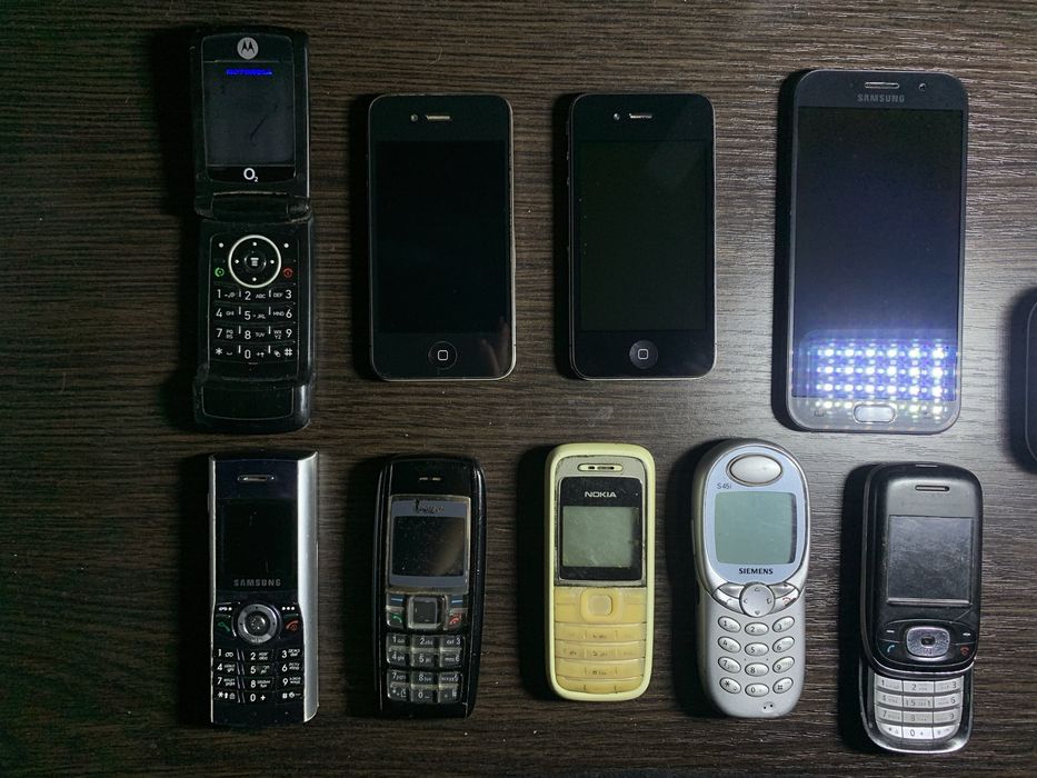 Продам мобільні телефони