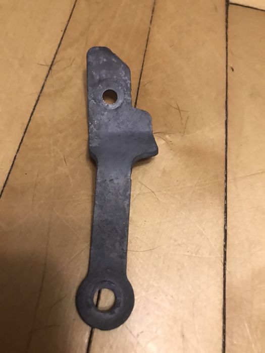 Крепление клаксона на Audi A6