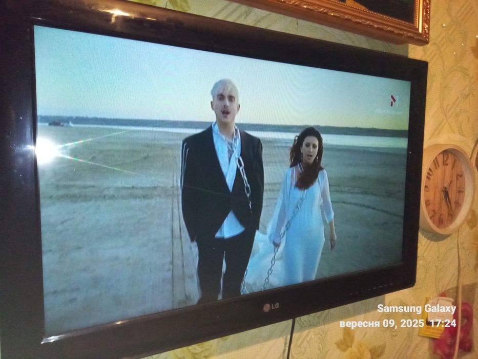 телевізор LG32LS340T + T2тюнер