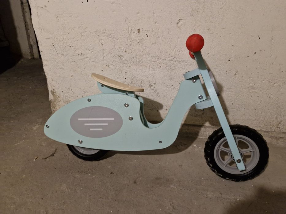 Drewniany rowerek biegowy vespa. Rower do odpychania