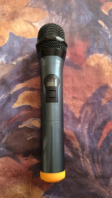 Микрофон Shure LX-800, UHF радиосистема. На пальчиковых батарейках!!!