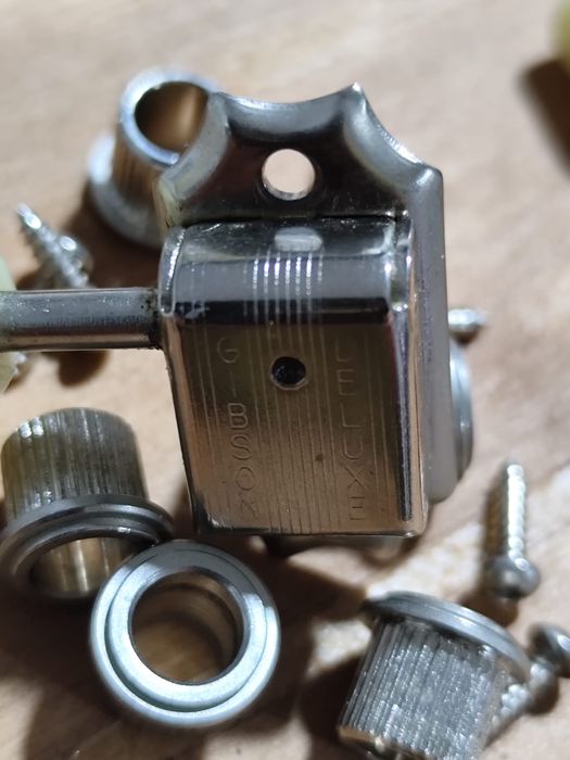 Genuíno Gibson Deluxe Tuners, Stoptail/Ponte TOM Nashville, eletrónica