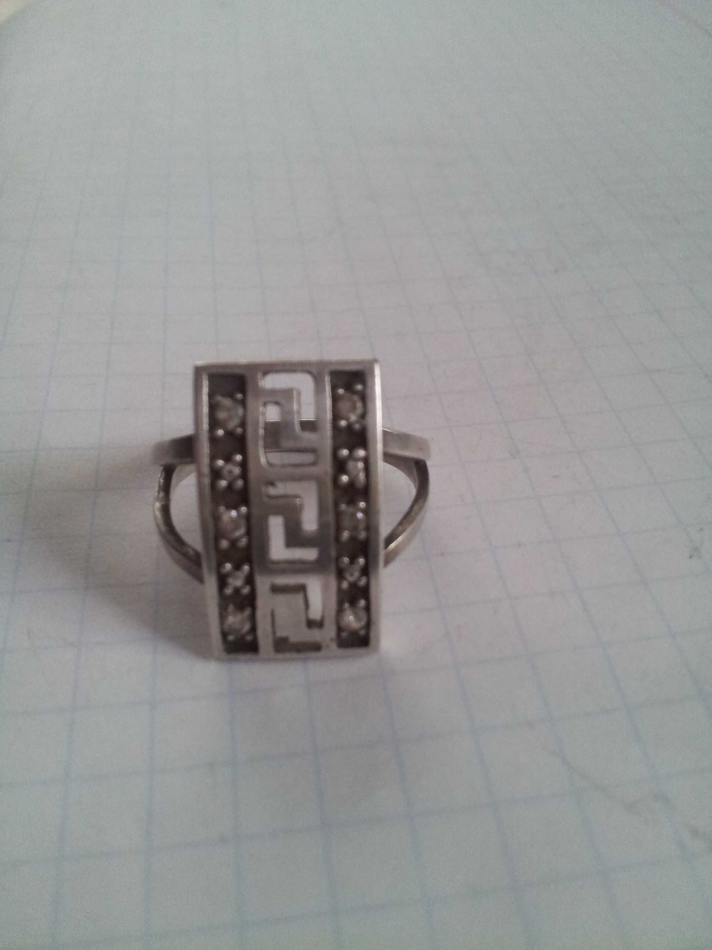 Серебряное кольцо