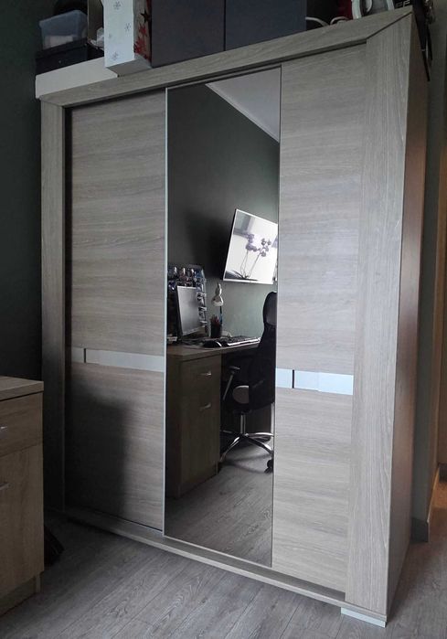 Szafa i szafka na ksiażki