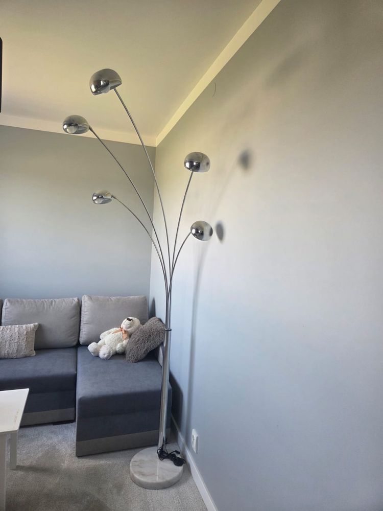 Lampa podlogowa