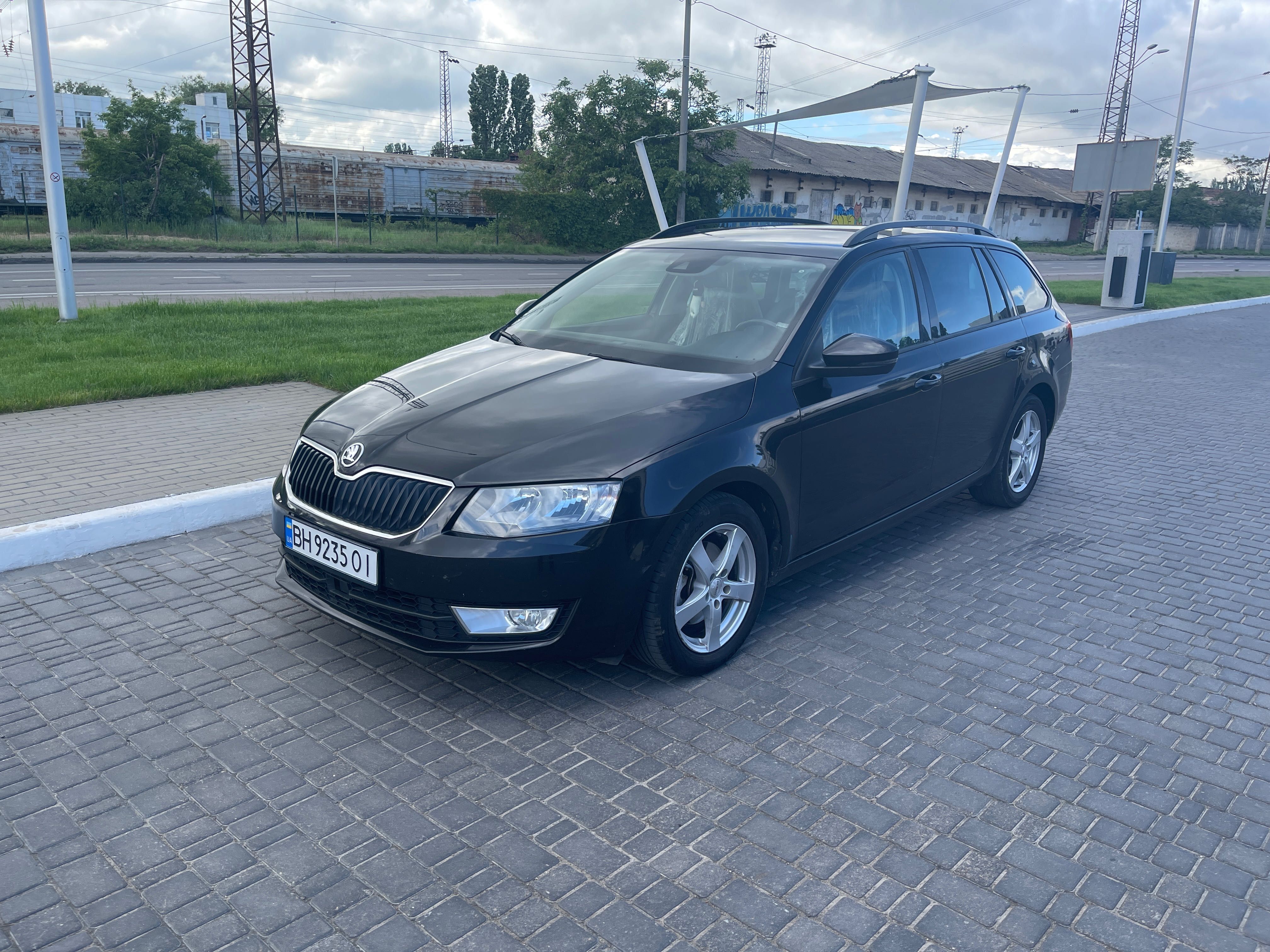 Skoda Octavia A7 universal 2.0 diesel automate
