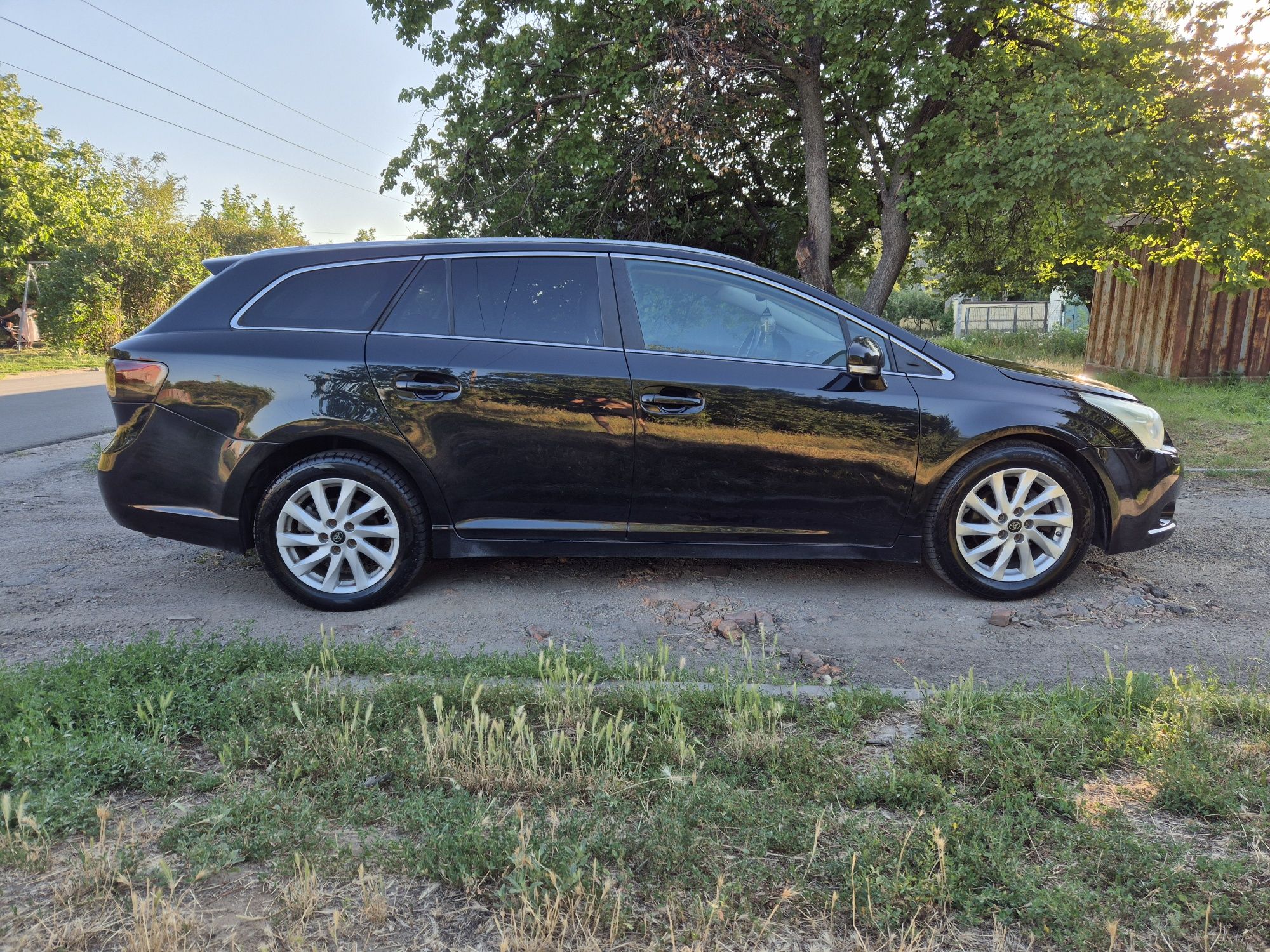 Toyota avensis,тойота авенсіс 2011 рік