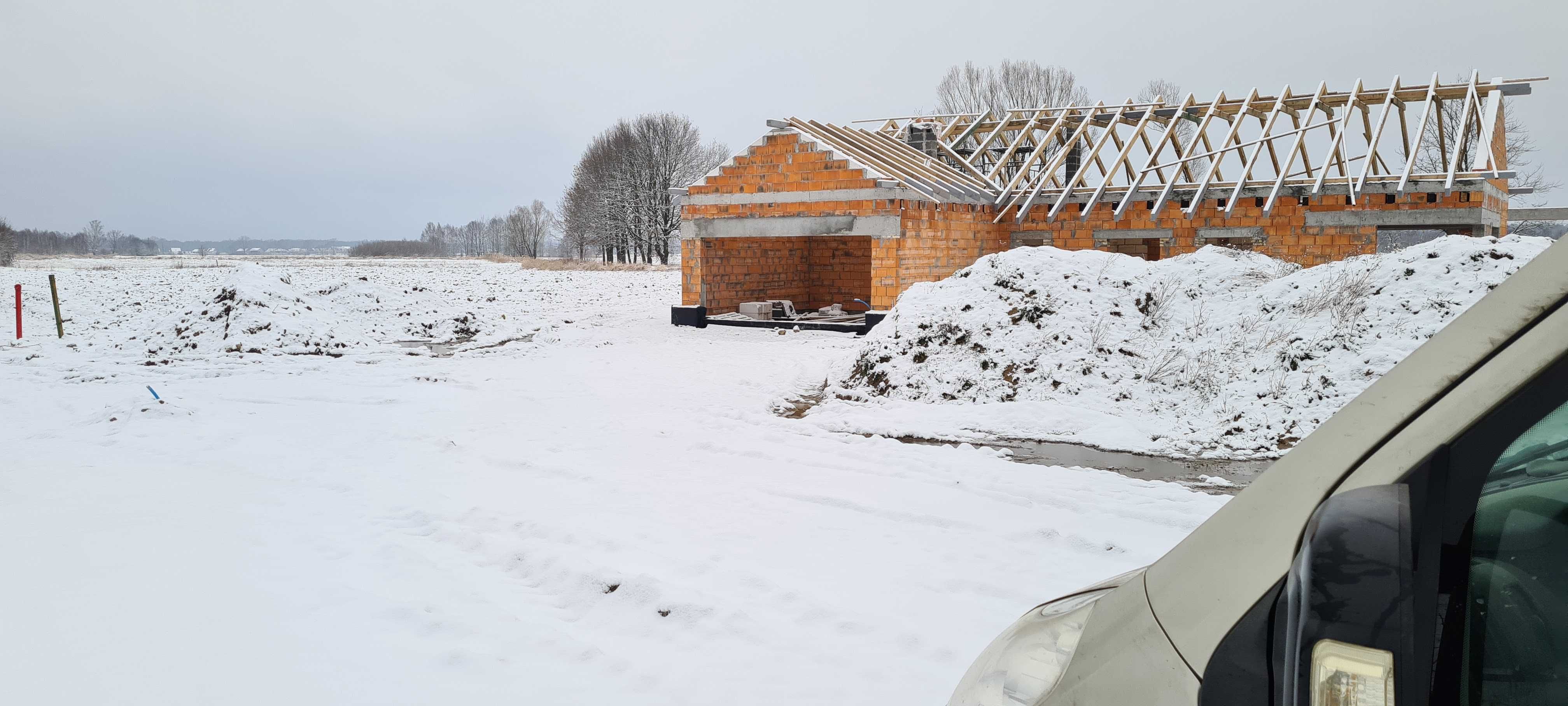 Usługi dekarskie, ciesielstwo, papy termozgrzewalne.