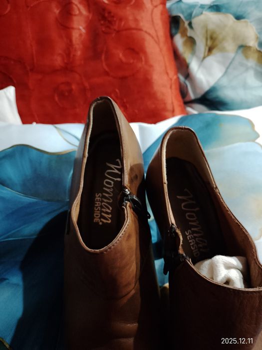 Sapato bota castanhos