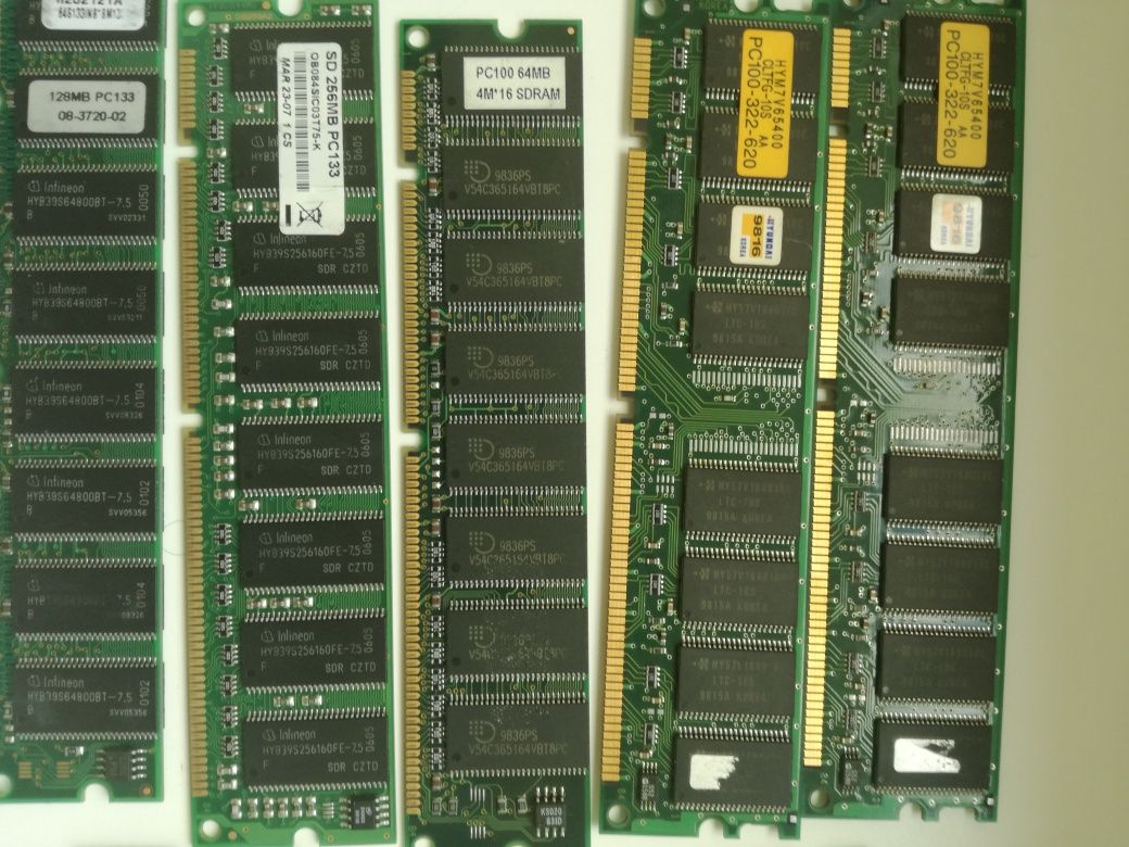 Pamięć sdram i ddr różne tak jak na fotografii 19 szt