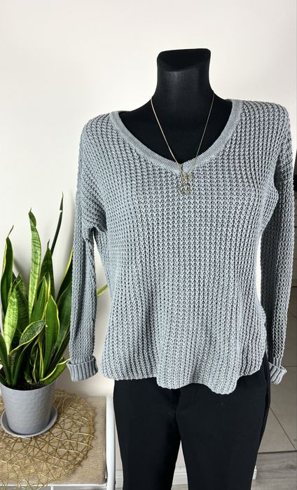 Szary Pleciony Markowy Sweter Dekolt V Długi Rękaw Markowy XS