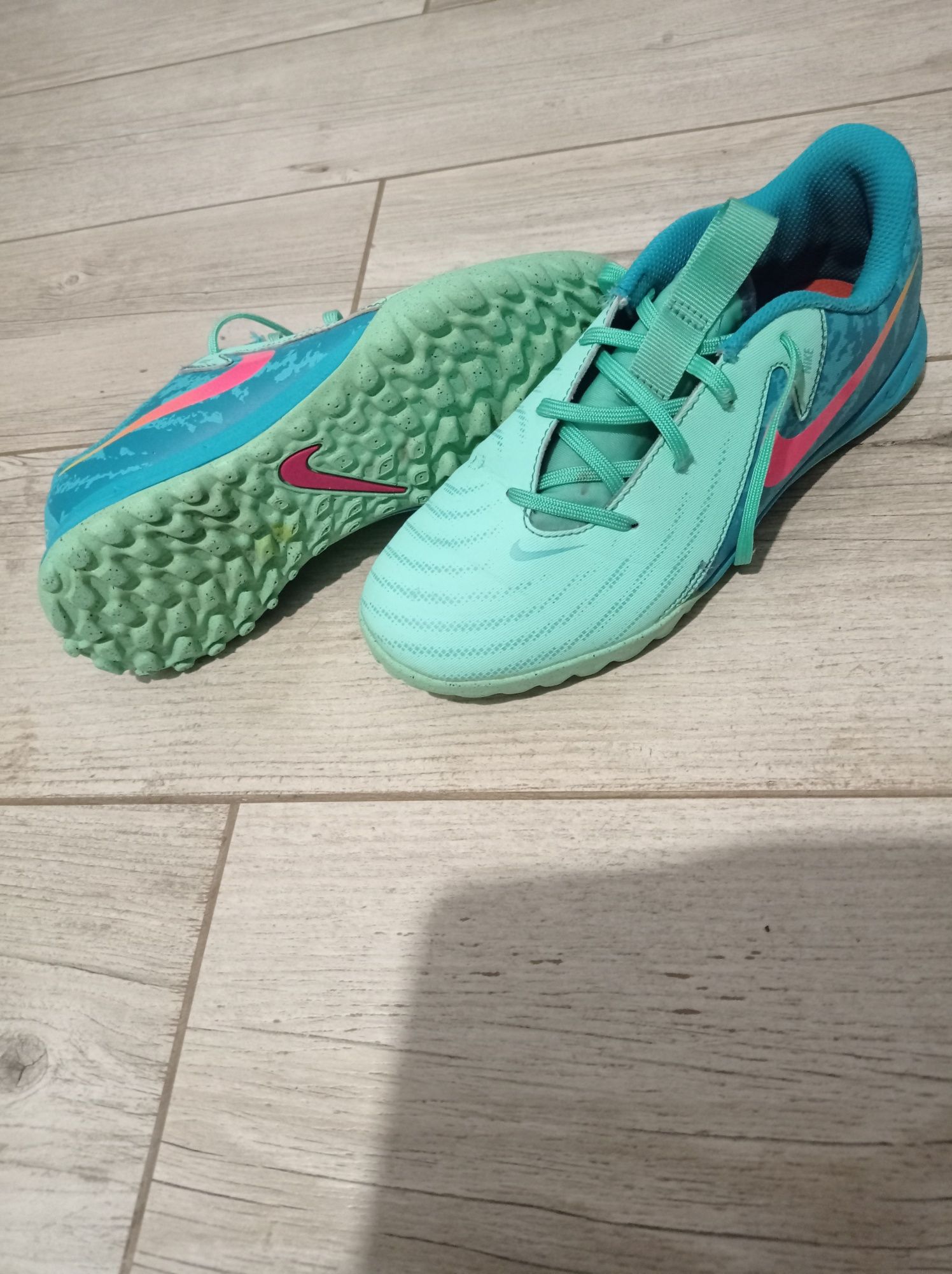 Mini korki . Buty piłkarskie Nike JR PHANTOM GX II ACAD LV8 TF