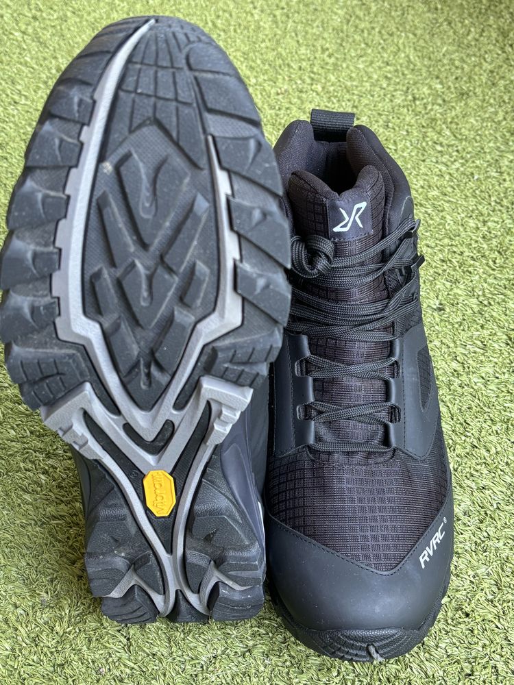 Buty trekkingowe RevolutionRace RVRC Pathfinder Vibram Rozmiar 44