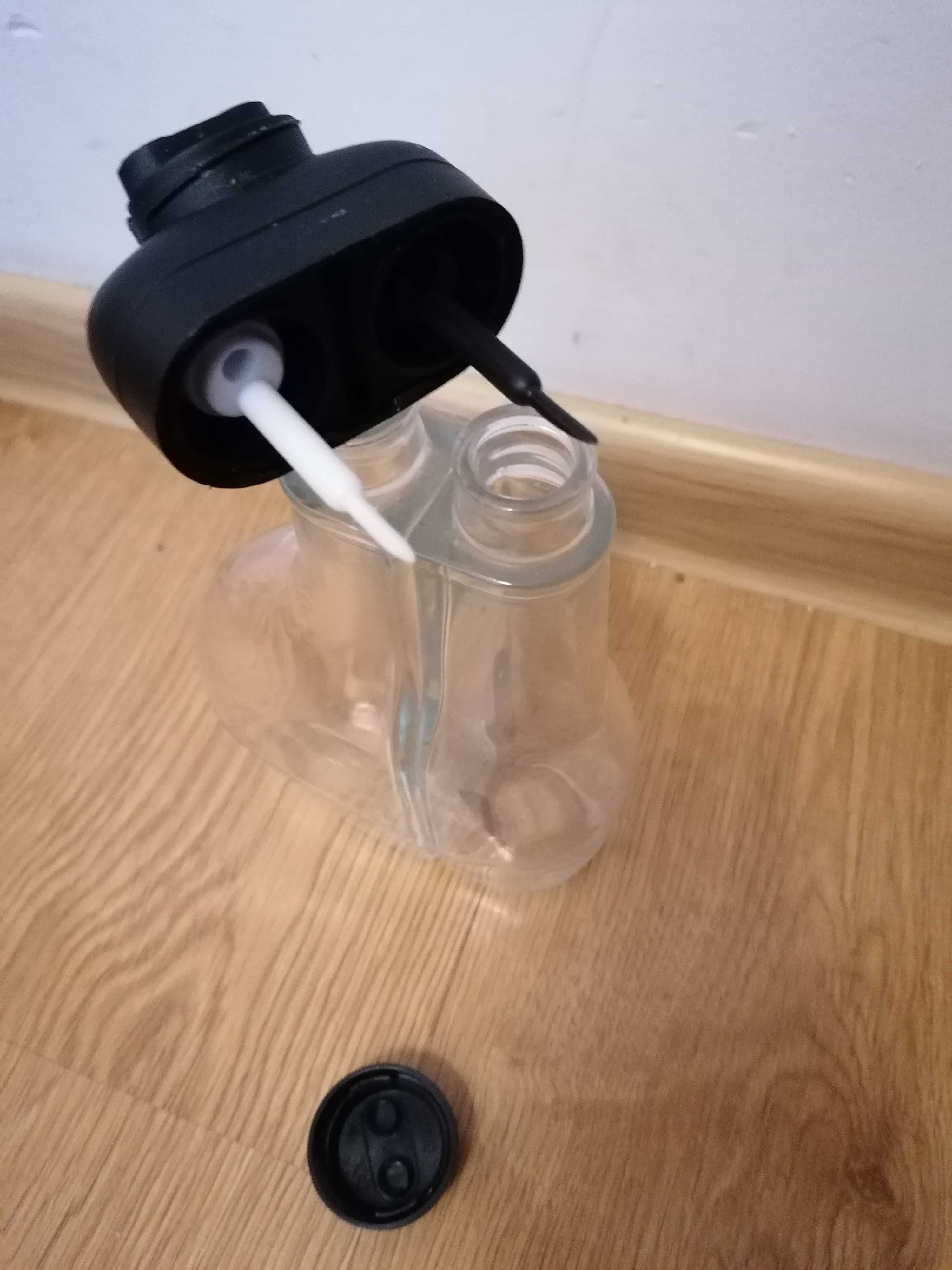 2 szklane butelki  (0,7 i 0,5l)