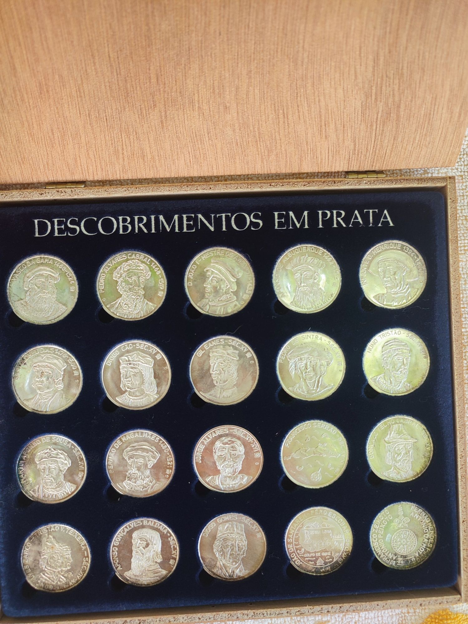 Coleção de moedas de prata dos descobrimentos