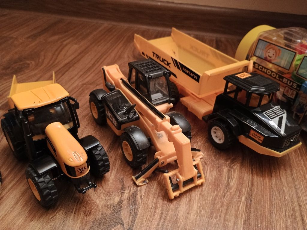 Zestaw pojazdów traktor ciężarówka straż pożarna auto z klockami