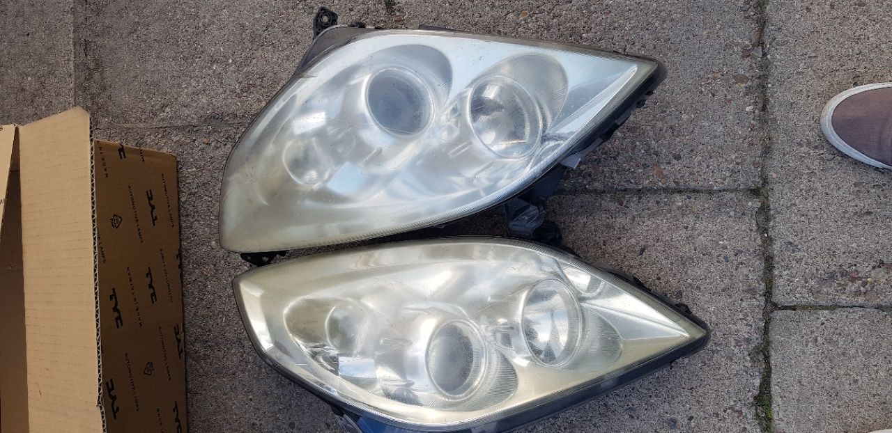 Reflektory Opel Vectra C 1.8