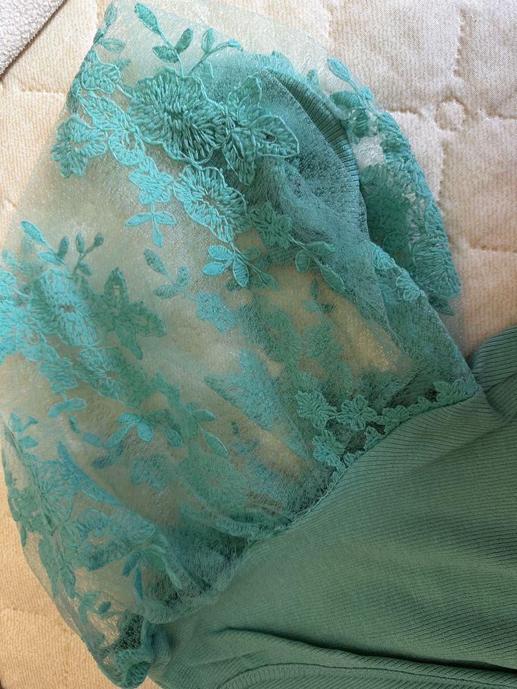 Camisola curta verde