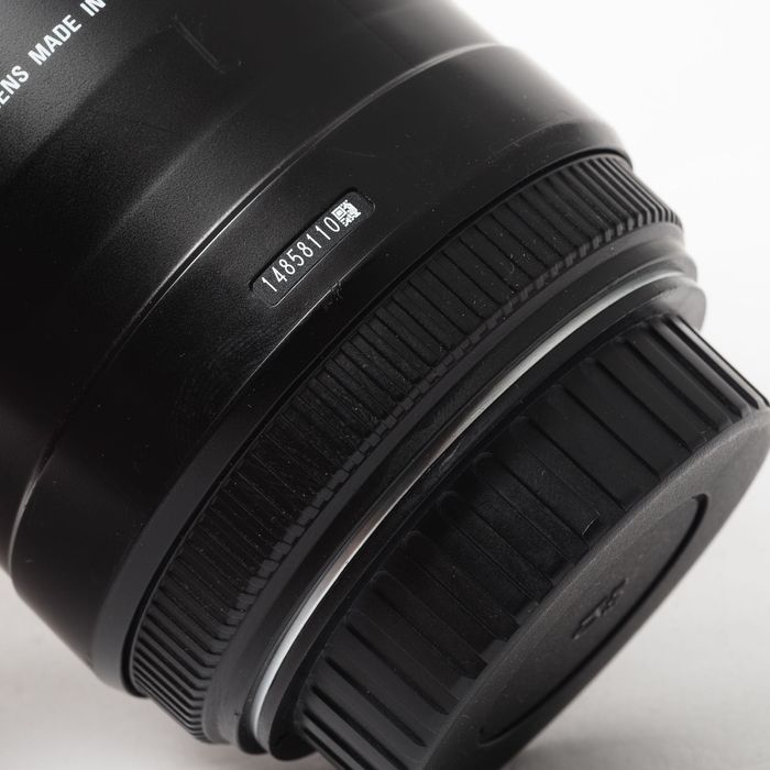 Об'єктив Sigma AF 105mm f/2.8 EX DG OS HSM Macro для Canon