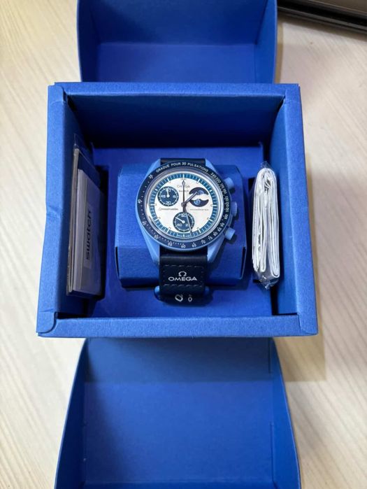 Часи Omega x Swatch