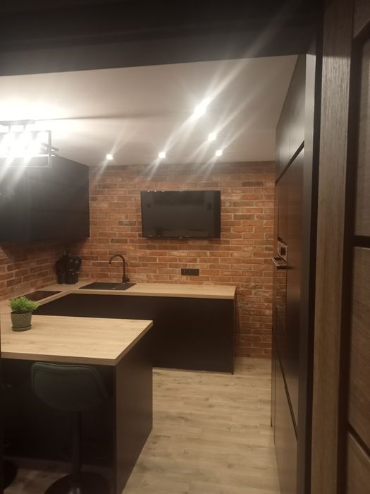 Skrecanie mebli, montaż mebli