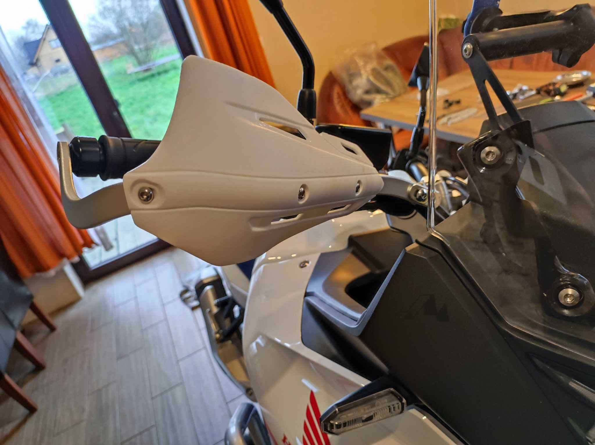 Wypożycz i ucieknij od zgiełku miasta Honda Transalp KRAKÓW TRANSPORT