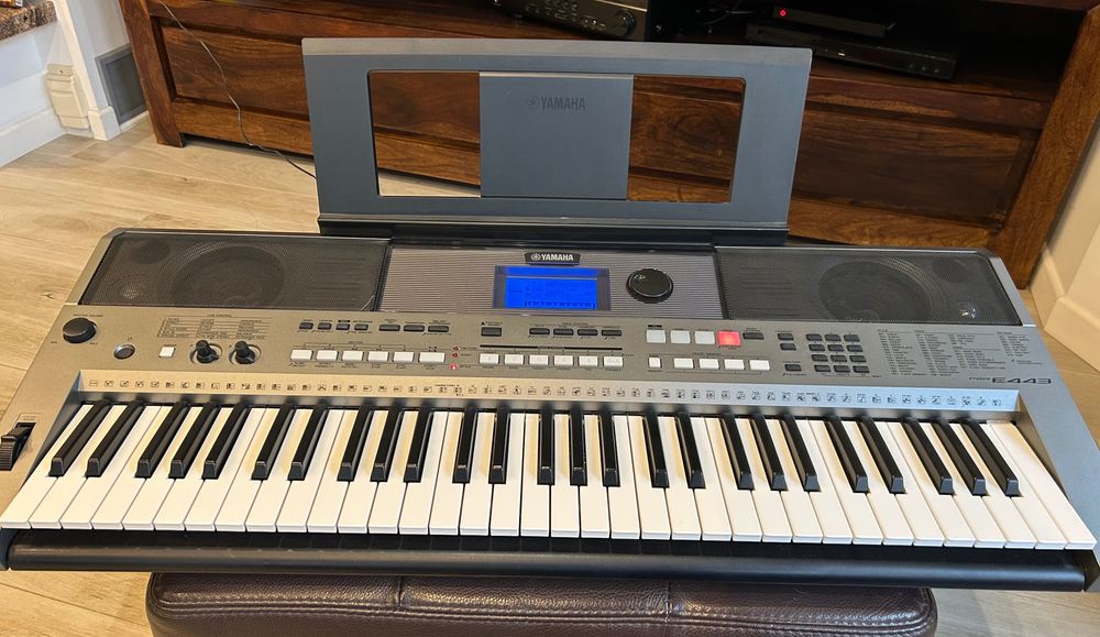 Keyboard Yamaha PSR-E443 rezerwacja