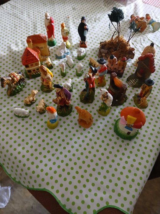 Conjunto de figuras de cascata (1 partido e outro colado)