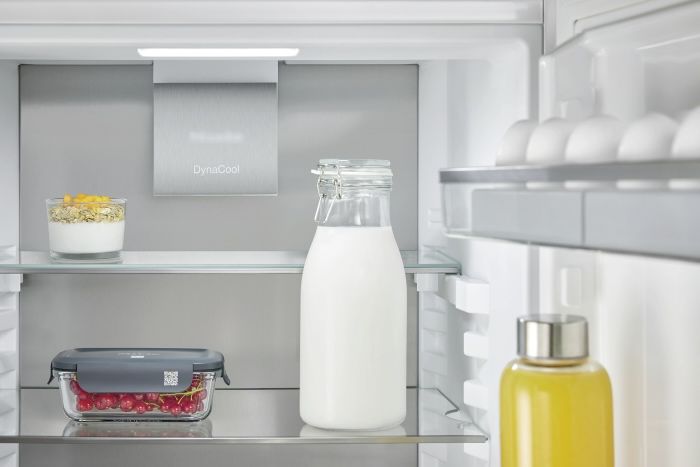 Вбудований холодильник з морозильною камерою Miele KFN 7844 C | новий