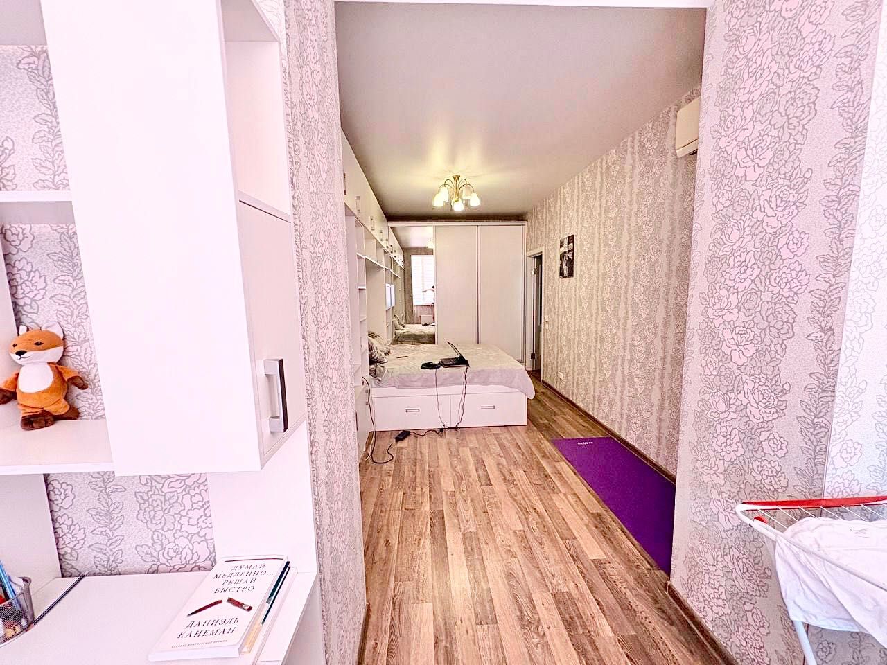 1-но ком-я кв-ра. Кирпичный дом! Центр - 10 мин.  42,5 м2- 36000 у.е!