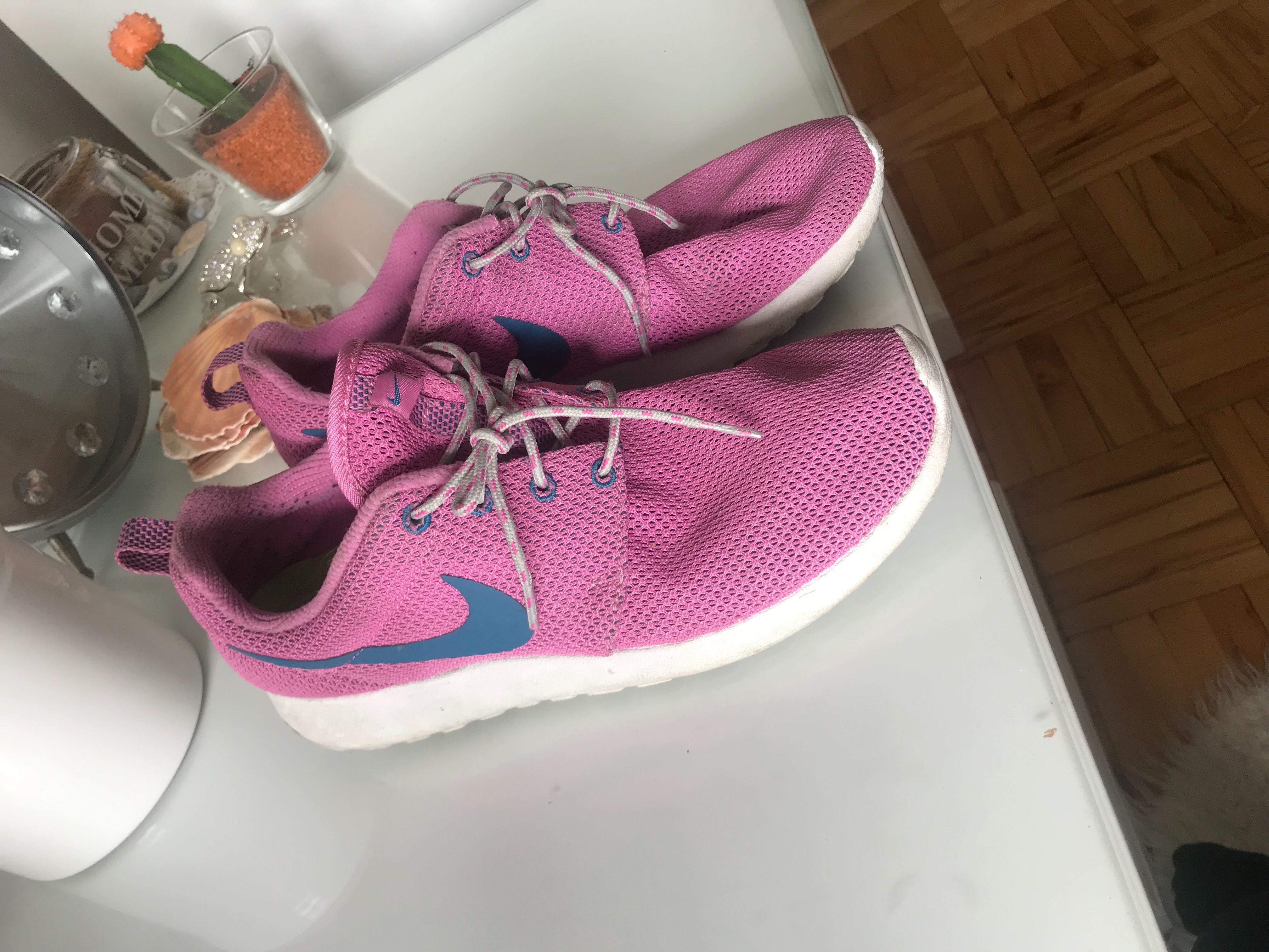 Różowe Nike Roshe run