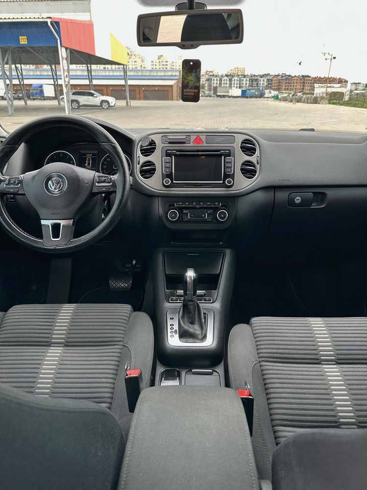 Volkswagen Tiguan 2.0 TSI (не америка)