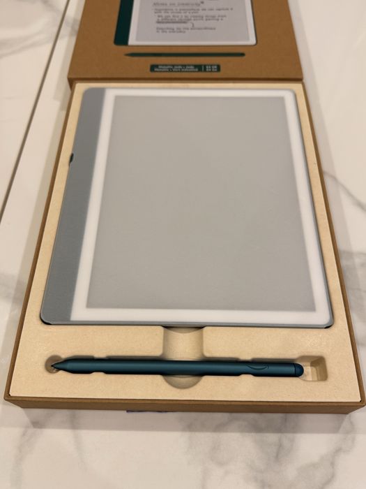 Електронна книга Amazon Kindle Scribe 64ГБ Premium Pen