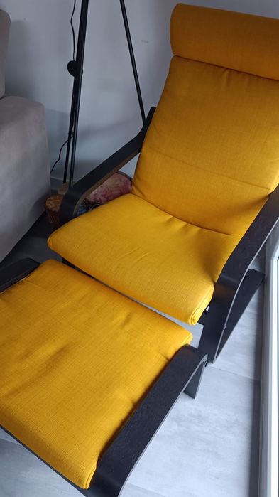 Cadeirão com banco de pés