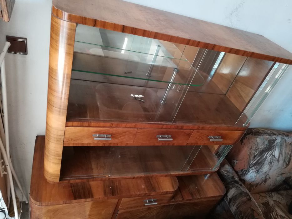 Kredens z lat 50-tych