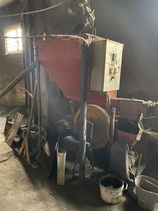 Ударний прес (станок, брикетировщик, брикетувальник) для  брикетів